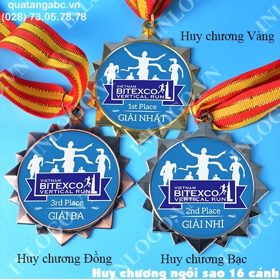 huy hieu nhua 2.5cm