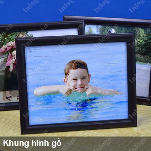 in kỷ niệm chương pha lê in khung hình gỗ